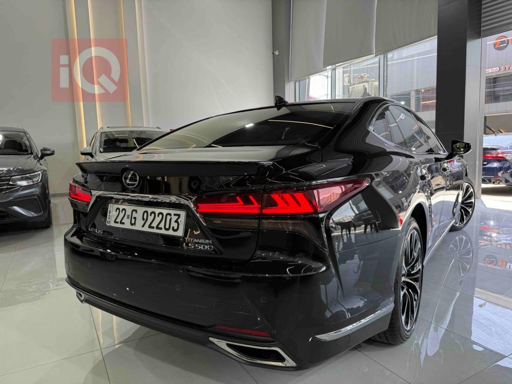 Lexus LS